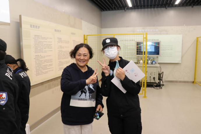 1763625141586609.png 最美五老季小敏之四601.png